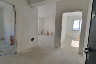 Apartament cu 3 camere decomandat în Apărătorii Patriei