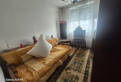 Apartament cu 3 camere semidecomandat în Dărmănești - 3