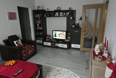 Vand apartament 2 camere Florilor - 3