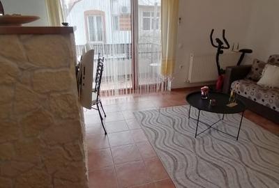 Faleza Nord - Plaja Reyna, etaj de vila, 2 camere, UTILITATI INCLUSE - 6