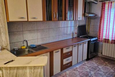 Apartament cu 3 camere decomandat în Exterior Vest - 1