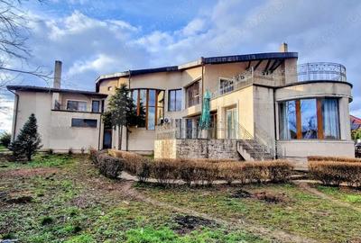 Casă cu Teren 1223 Mp în Central - 8