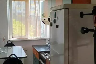 De vanzare,zona Dacia,apartament 2 camere,etaj 4 ,direct de la proprietar. - 2