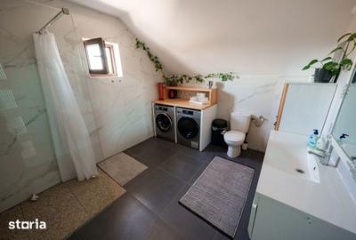 Casă cu 6 camere cu Teren 3700 Mp în Central - 12