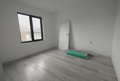 Casa individuala  -  3 camere  -  2 bai  -  378 mp teren - 10