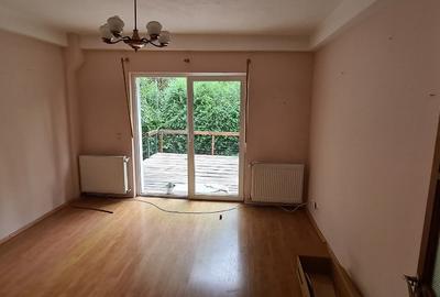 Casă cu 3 camere cu Teren 1640 Mp în Central - 3