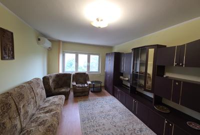 Apartament cu 3 camere decomandat în Crângași