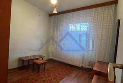 Apartament 3 camere etaj intermediar Astra, Brasov