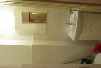 Apartament cu 3 camere decomandat în Zăvoi - 1