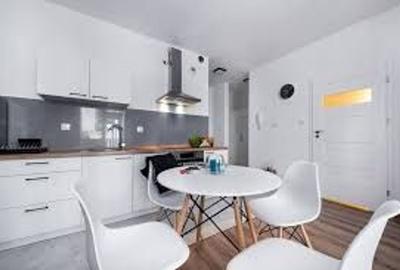 Apartament cu 2 camere decomandat în Olteniței