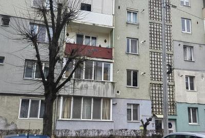 Apartament cu 3 camere decomandat în Central - 1