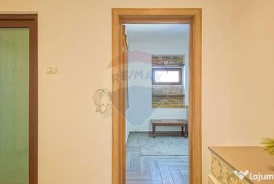 Apartament cu 3 camere decomandat în Timișu de Jos - 4