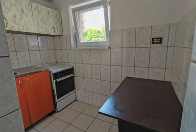 Garsonieră decomandată în Confecții - 3