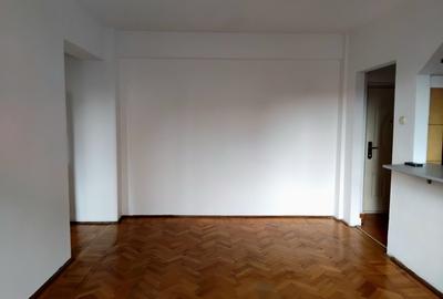 Apartament cu 2 camere semidecomandat în 1 Mai - 1