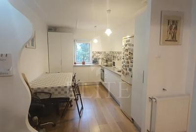 Apartament cu 4 camere decomandat în Mărăști