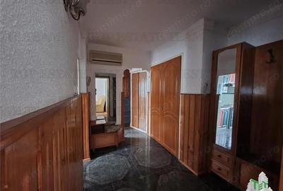 Apartament cu 5 camere decomandat în Sud - 8