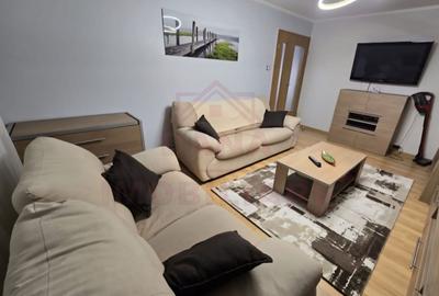 Apartament cu 4 camere decomandat, mobilat în Micro IV - 1