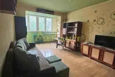 Apartament cu 3 camere decomandat în Giurgiului