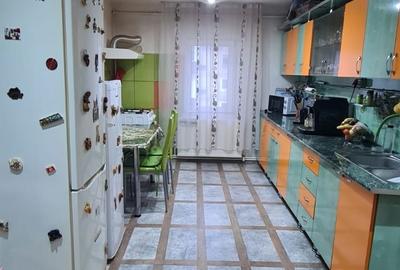 Apartament cu 3 camere decomandat în Petros - 2