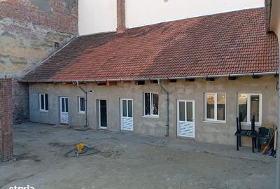 Casă cu 4 camere în Central - 1
