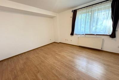 Casă cu 8 camere cu Canalizare în Lacul Tei - 10