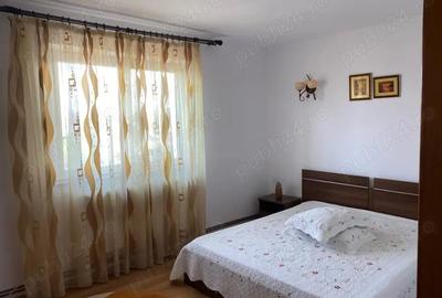 Casă cu 9 camere cu Teren 1500 Mp în Ceacu - 2