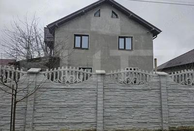 Casă cu Teren 480 Mp în Central