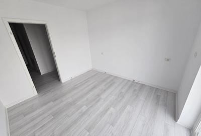 Apartament cu 3 camere decomandat în Girocului - 10