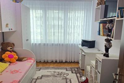 Inchiriez apartament 3 camere decomandat in Deva, zona I, Maniu - 4