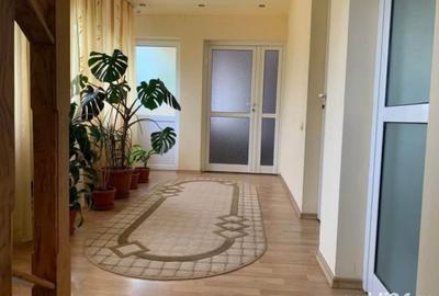 Casă cu 5 camere cu Teren 700 Mp în Goranu - 4