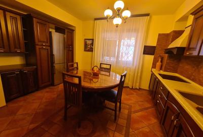 Duplex de lux în centrul stațiunii Mamaia – Eleganță la malul mării 300.000 € - 12