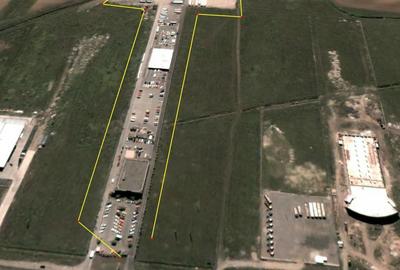 Inchiriez parcare pt.tiruri,autobuze si masini mici. - 1