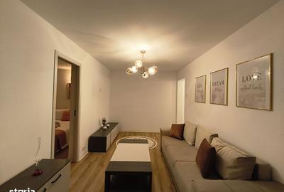 Apartament cu 3 camere semidecomandat în Casa de Cultură