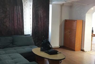 Apartament cu 3 camere decomandat în Central - 2