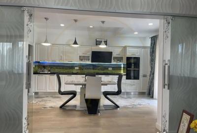 Casă cu 7 camere cu Teren 1042 Mp în Cornu