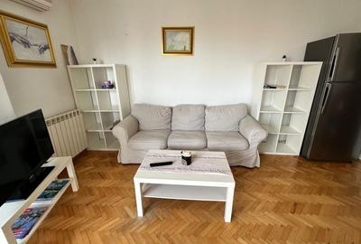 Apartament cu 3 camere decomandat în Cotroceni