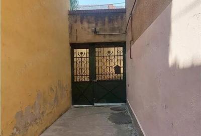 Casă cu 3 camere cu Canalizare în Boul Roșu - 1