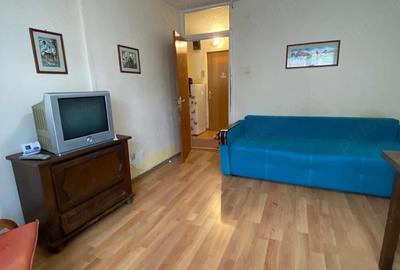 Garsonieră decomandată în Astra - 2
