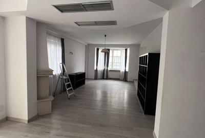 Vilă spațioasă, confort, intimitate și funcționalitate la standarde înalte - 7