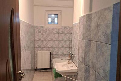 Apartament cu 2 camere semidecomandat în Micro 15