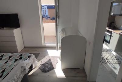 Garsonieră decomandată în Central