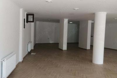 Spațiu comercial, de 200 mp, în Central - 3