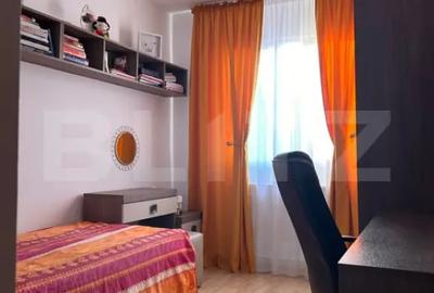 Apartament cu 3 camere decomandat în Nicolina