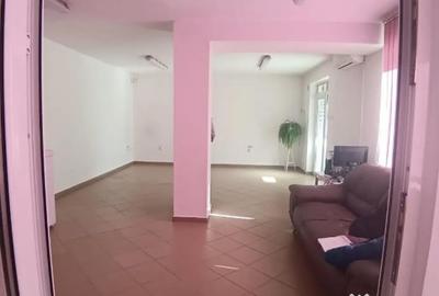Spațiu comercial, de 50 mp, în Central