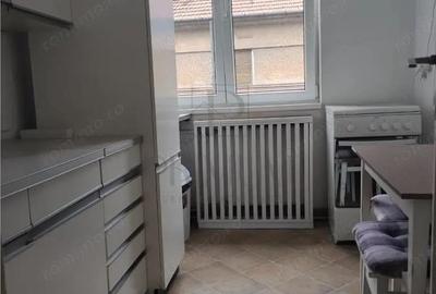 PIATA 700 - ETAJ 2 - CURTE INTERIOARA - 3 CAMERE - 4