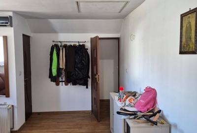 Vand garaj cu mansarda - 3