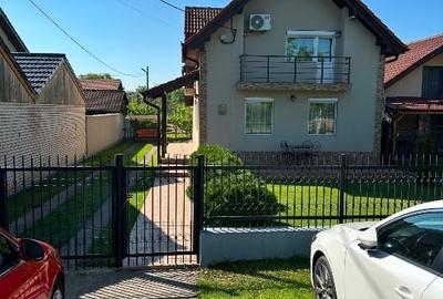 Casă de vacanță  pe malul Dunarii în zona satului de vacanță din Hinova