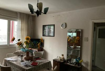 Apartament cu 2 camere semidecomandat în Micro III - 6