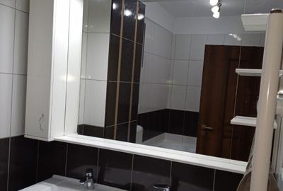 Apartament 3 camere, Centru - 1