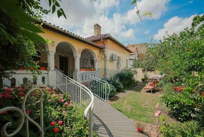 Casa cu 4 camere de inchiriat in zona Ultracentrala